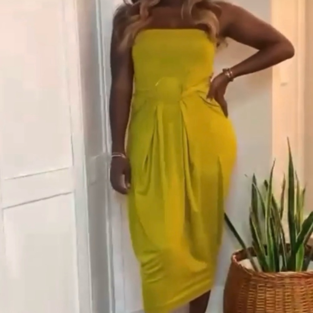 Morphologie Yellow Dress